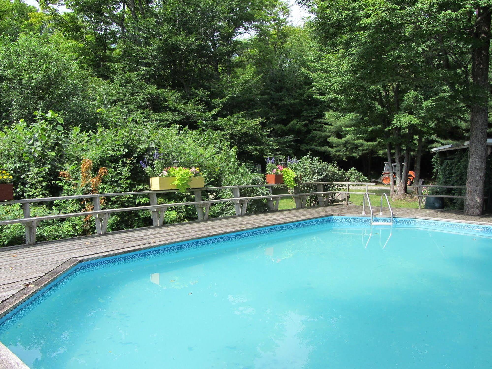 Stouffermill Bed & Breakfast Algonquin Highlands Exterior photo