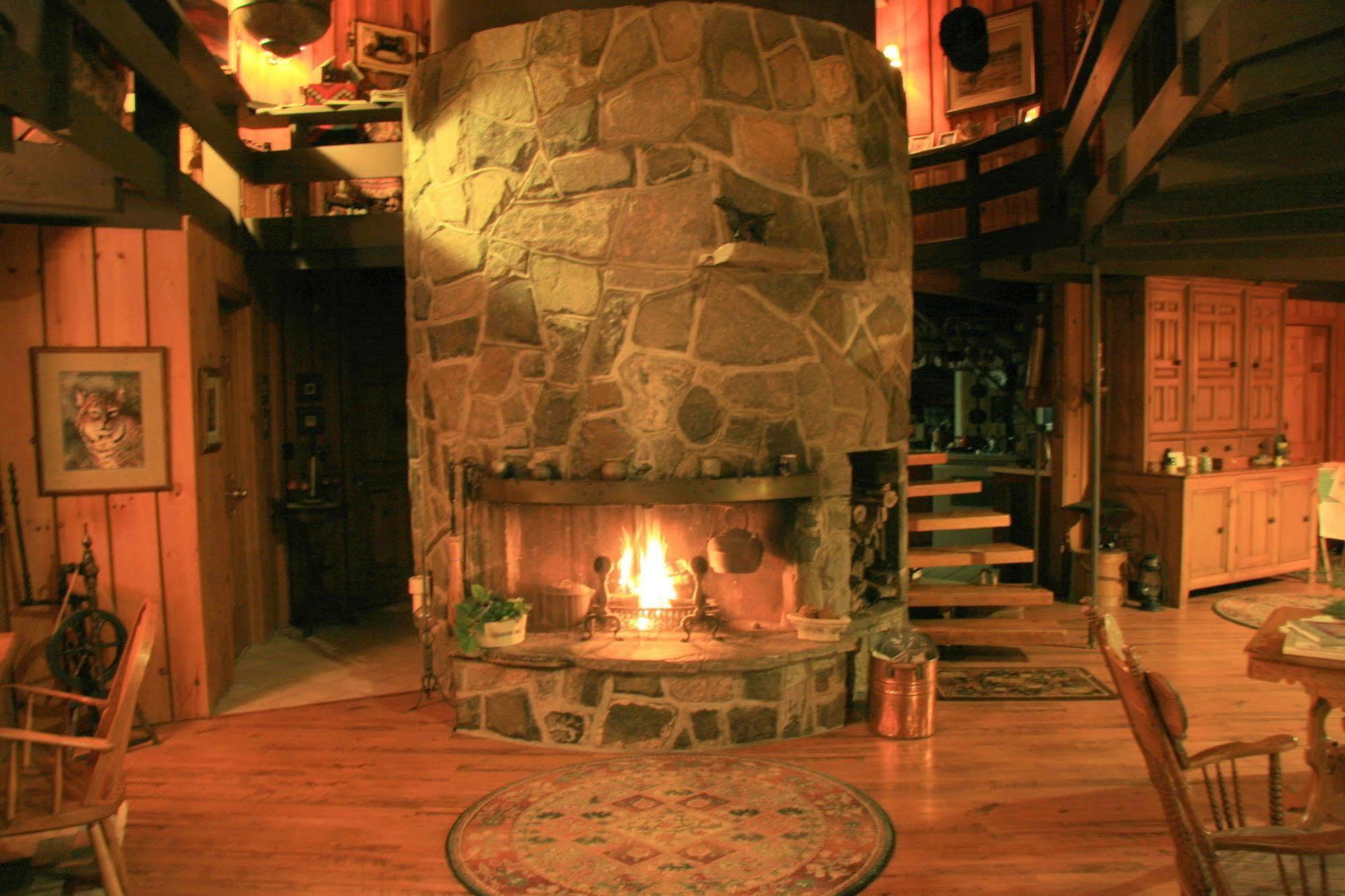 Stouffermill Bed & Breakfast Algonquin Highlands Exterior photo